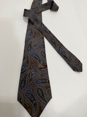 VTG Yves Saint Laurent (YSL) 100% Silk Paisley Tie - MINT